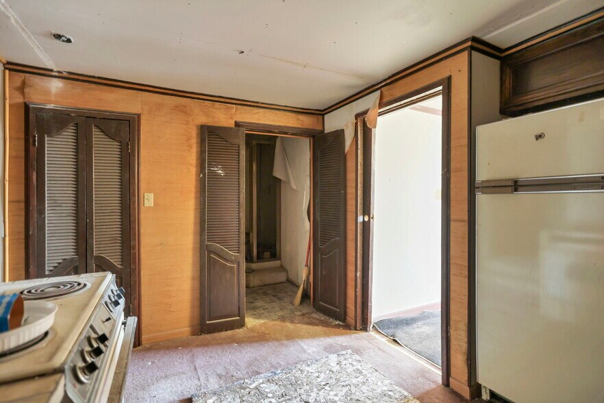 More Photos Of 3900 Noe Bixby Rd, Columbus Storefront Retail Residential For Sale