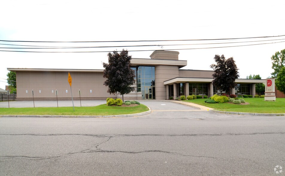 Primary Photo Of 340 Nagel Dr, Cheektowaga Distribution For Lease