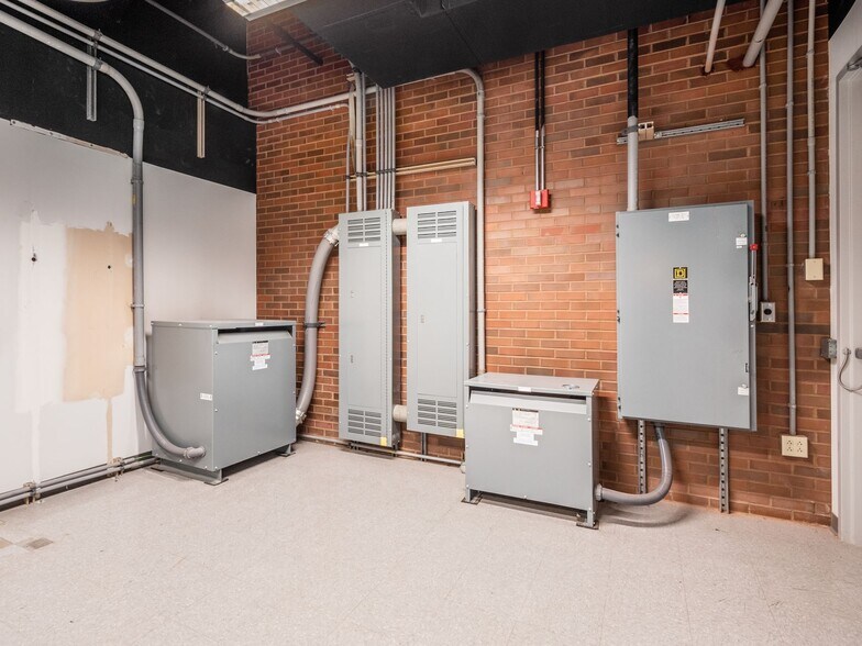 More Photos Of 195 N Grant Ave, Columbus Office For Sale