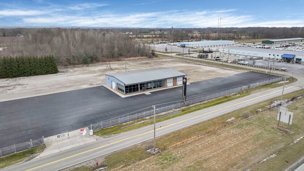 More Photos Of 10967 Columbus Pky, Pataskala Service For Lease