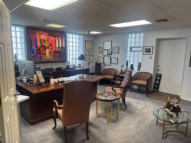 More Photos Of 902 22nd St, Aliquippa Office For Sale
