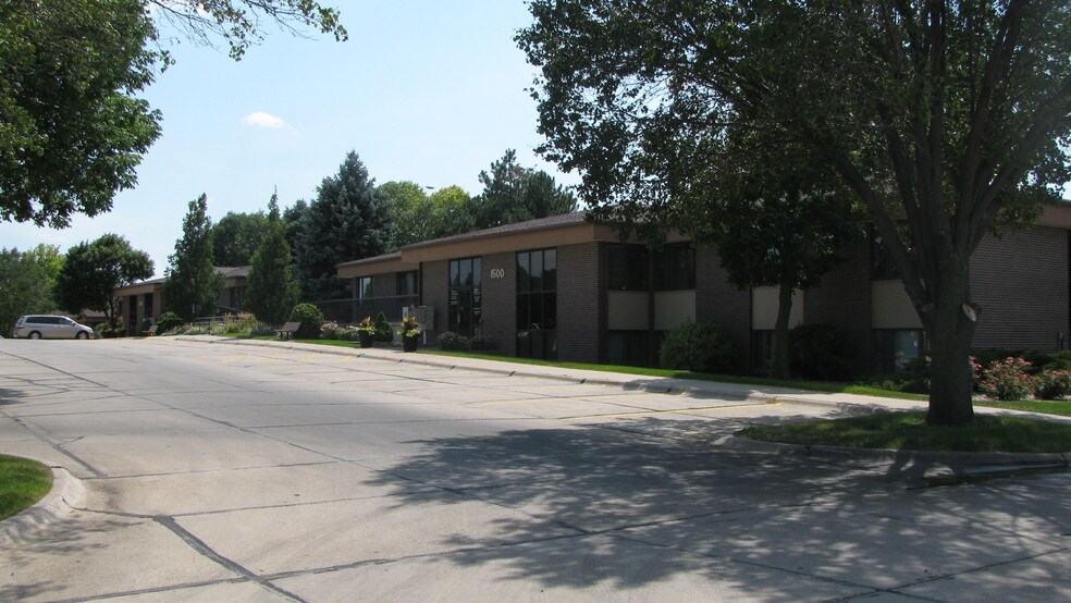 Primary Photo Of 1500 S 70th St, Lincoln Office For Lease