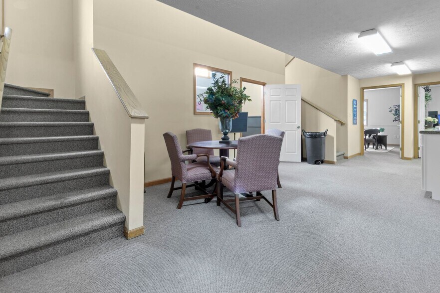 More Photos Of 1105 W Main St, Greenfield Office For Sale