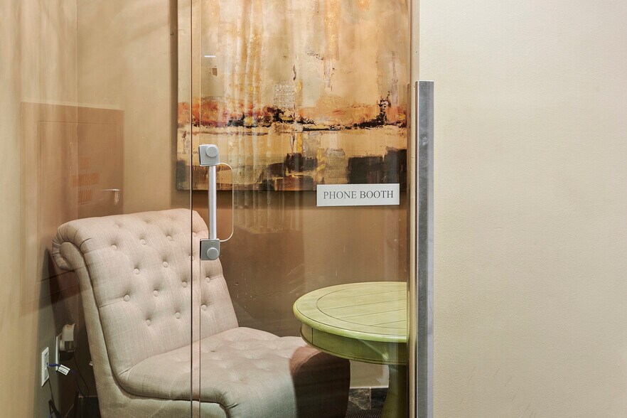 More Photos Of 9375 E Shea Blvd, Scottsdale Coworking Space