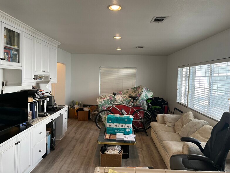 More Photos Of 10825 Silicon Ave, Montclair Service For Sale