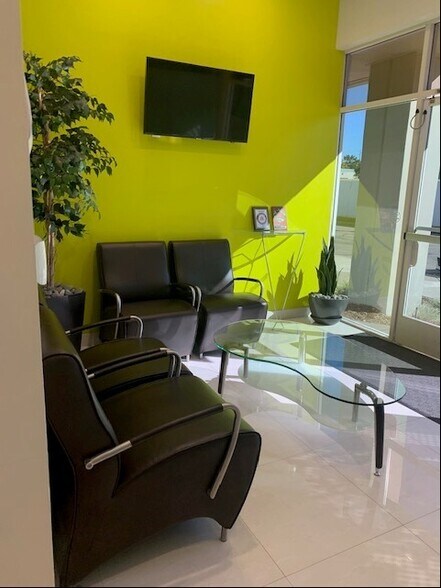 More Photos Of 1260 N Hancock St, Anaheim Light Distribution For Lease