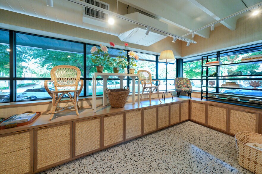 More Photos Of 301 East Blvd, Charlotte Storefront Retail Office For Sale