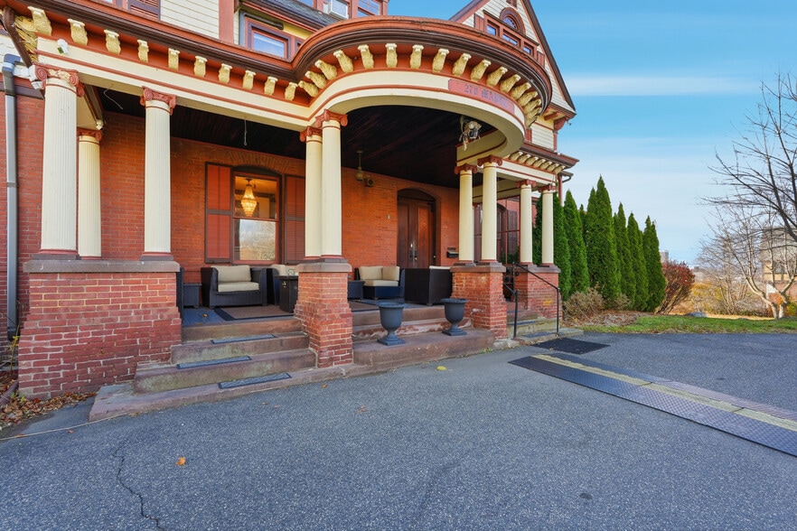 More Photos Of 270 Maple St, Springfield Hospitality For Sale