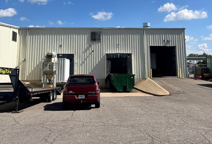 More Photos Of 5870 E 56th Ave, Commerce City Manufacturing For Lease