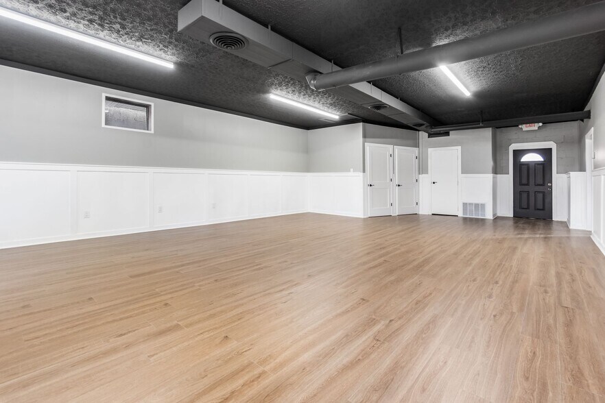 More Photos Of 984 High St, Harrisburg Restaurant For Sale