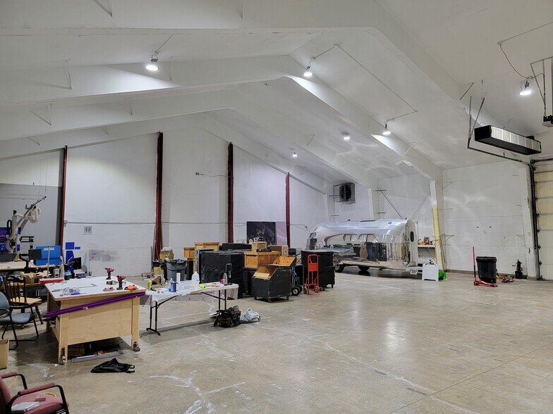 More Photos Of 16371 E State Route 3, Allyn Distribution For Lease