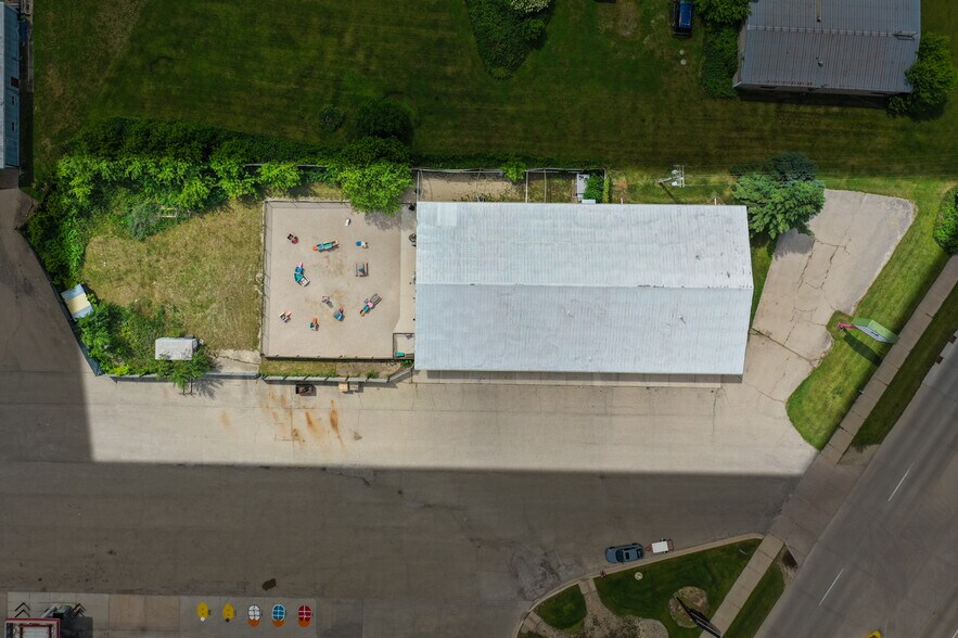 More Photos Of 1129 W Fond Du Lac St, Ripon Storefront For Sale