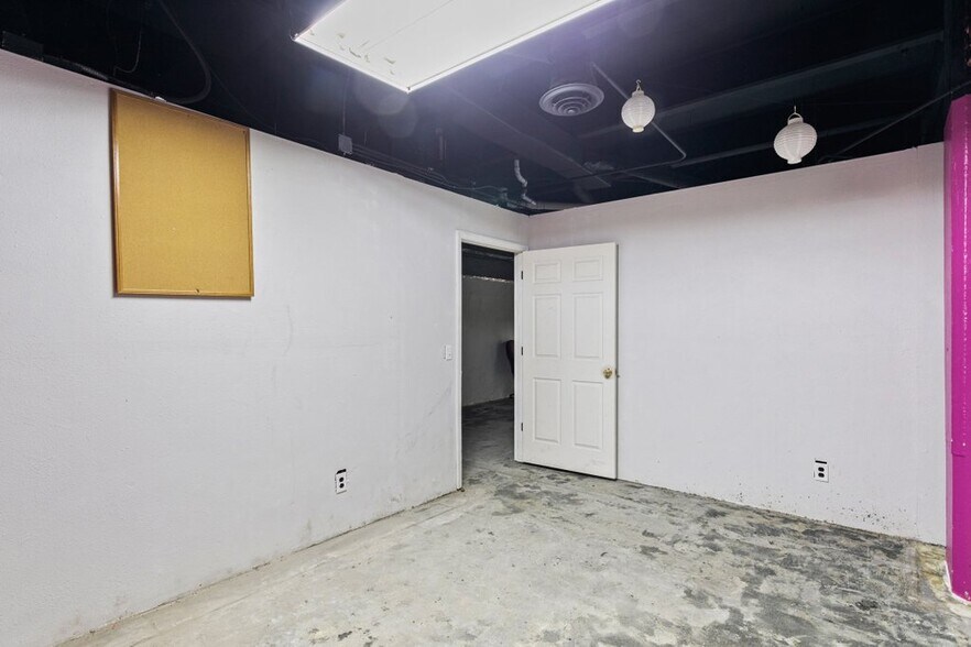 More Photos Of 333 E Bay St, Jacksonville Office For Lease
