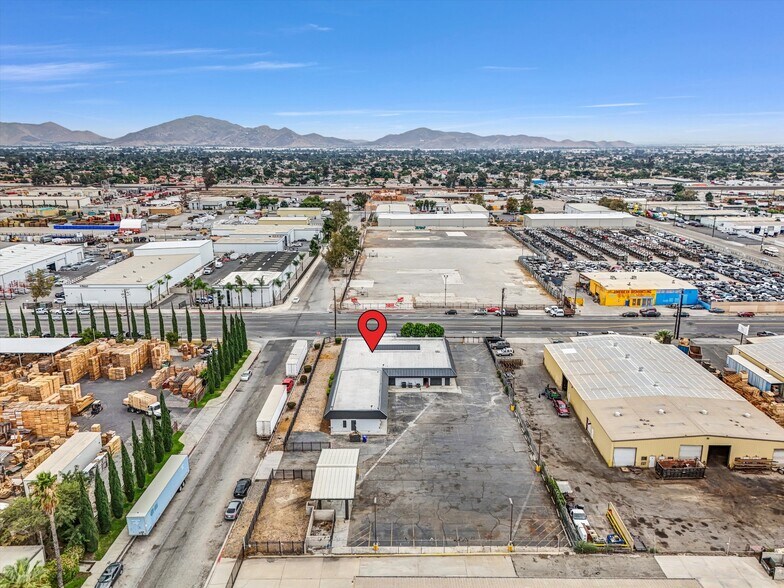 More Photos Of 15384 Arrow Blvd, Fontana Office For Lease