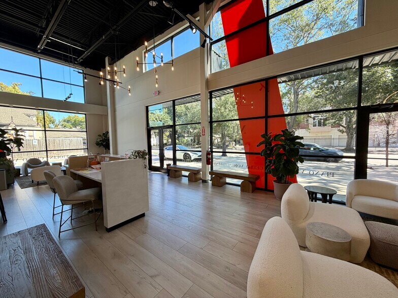 More Photos Of 1009 Yale St, Houston Freestanding For Sale