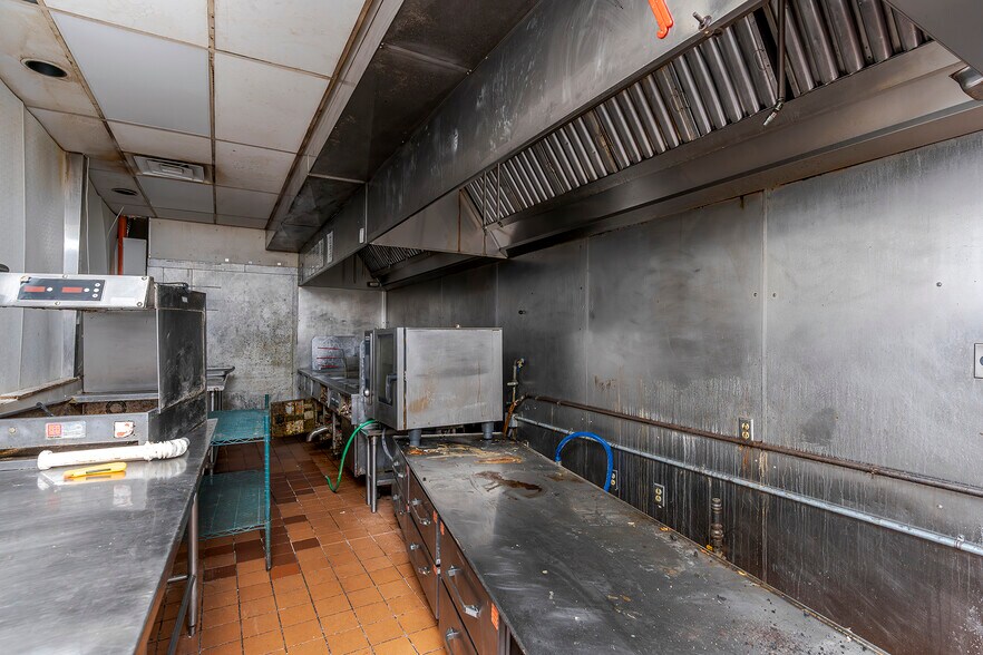 More Photos Of 241 Eastern Byp, Richmond Restaurant For Lease
