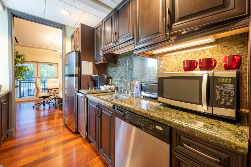 More Photos Of 1380 N University Dr, Plantation Medical For Sale