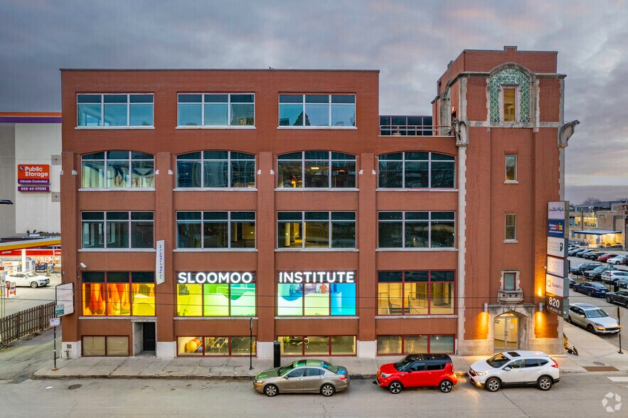 More Photos Of 820 N Orleans St, Chicago Office For Lease