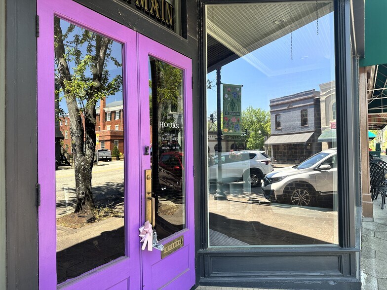More Photos Of 108 N Main St, Greensboro General Retail For Sale