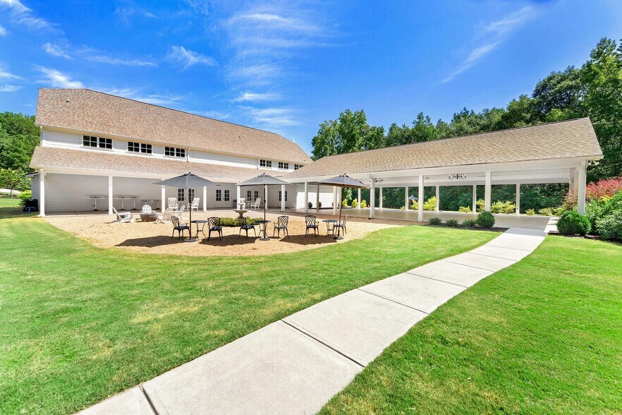 More Photos Of 700 Blacks Creek Church Rd, Commerce Lodge Meeting Hall For Sale