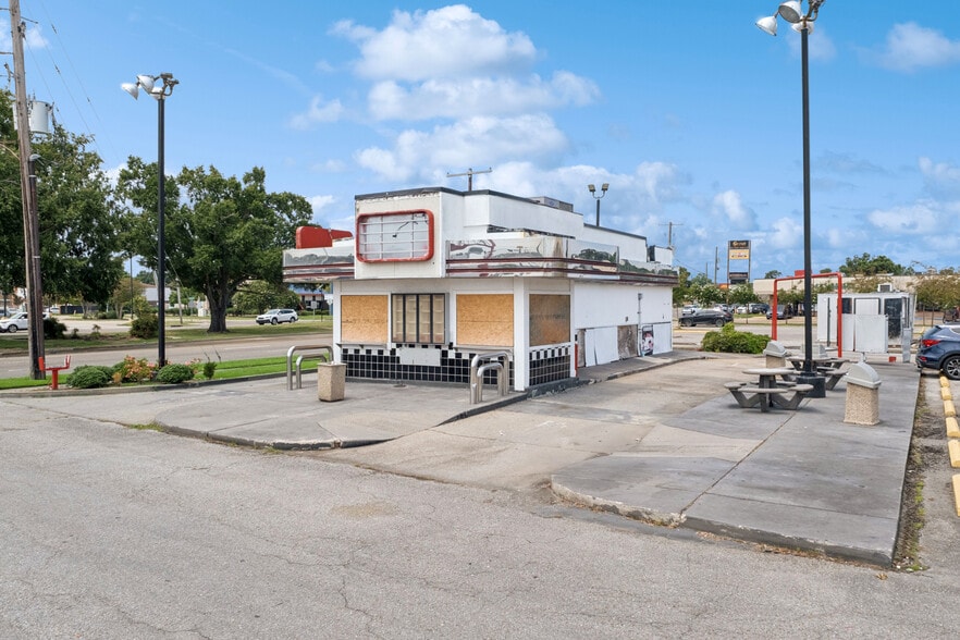 More Photos Of 3102 Loyola Dr, Kenner Fast Food For Lease