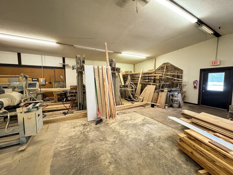 More Photos Of 2480 W Highway 63, Springbrook Warehouse For Sale