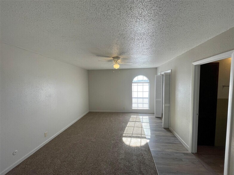 More Photos Of , Weatherford Multifamily For Sale
