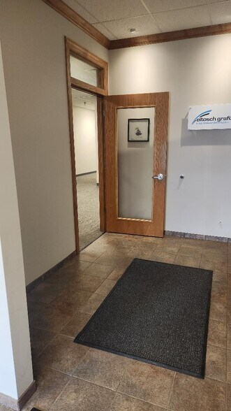 More Photos Of 1880-1888 E Fabyan Pky, Batavia Light Manufacturing For Lease