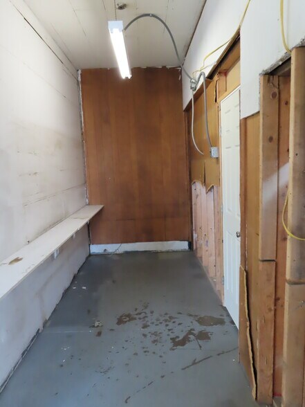 More Photos Of 180 3rd st, Harrisburg Light Manufacturing For Lease