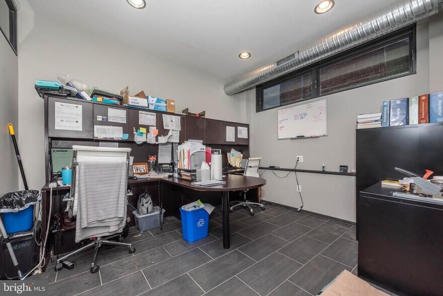 More Photos Of 338 E 25th St, Baltimore Office For Sale