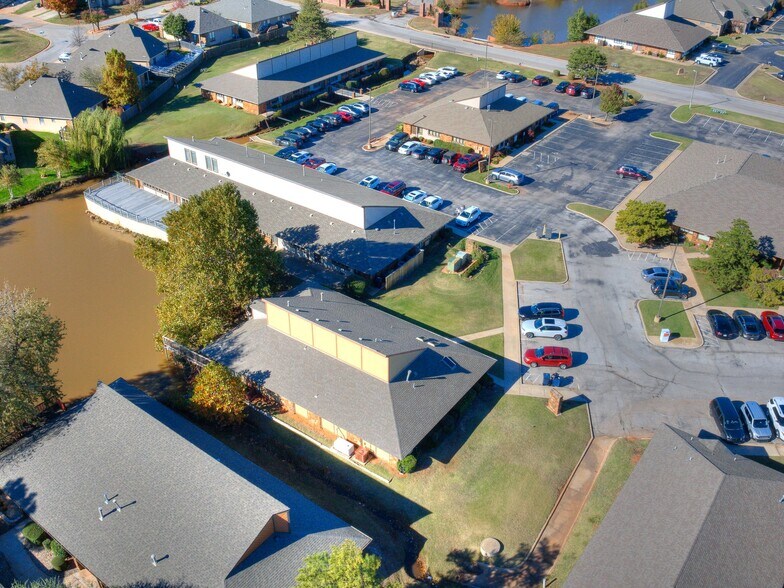 More Photos Of 2124 S Shadowlake, Oklahoma City Medical For Lease