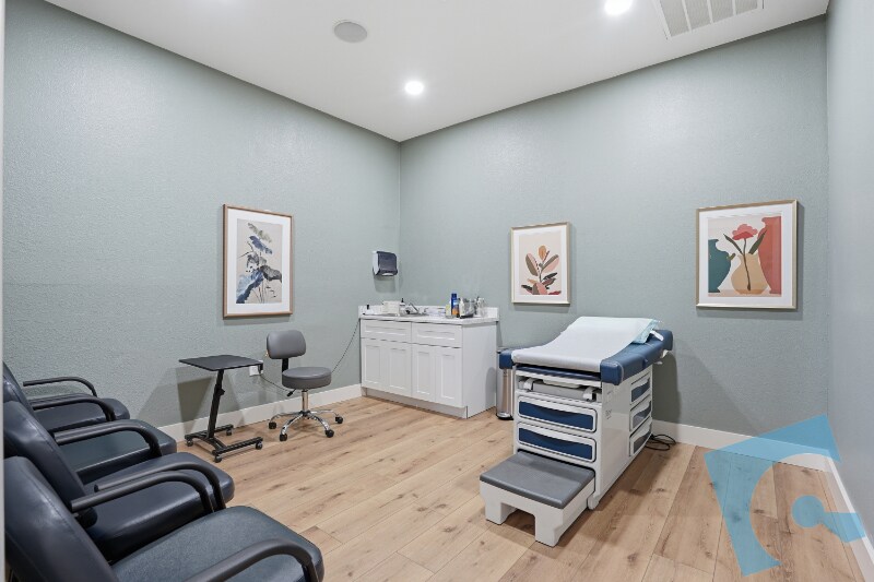 More Photos Of 7956 Davis Blvd, North Richland Hills Medical For Sale