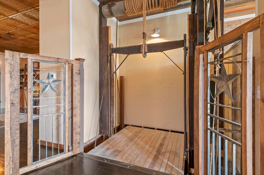 More Photos Of 412-414 Main St, Windom Restaurant For Sale