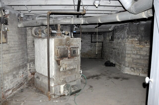 More Photos Of 208 N Park St, Streator Storefront Retail Residential For Sale