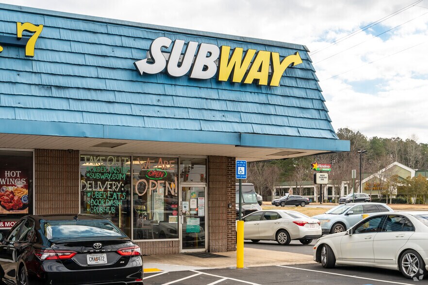 More Photos Of 900 Thornton Rd, Lithia Springs Unknown For Lease