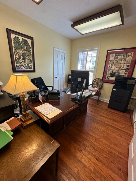 More Photos Of 1911 Dunbarton Dr, Jackson Office For Sale