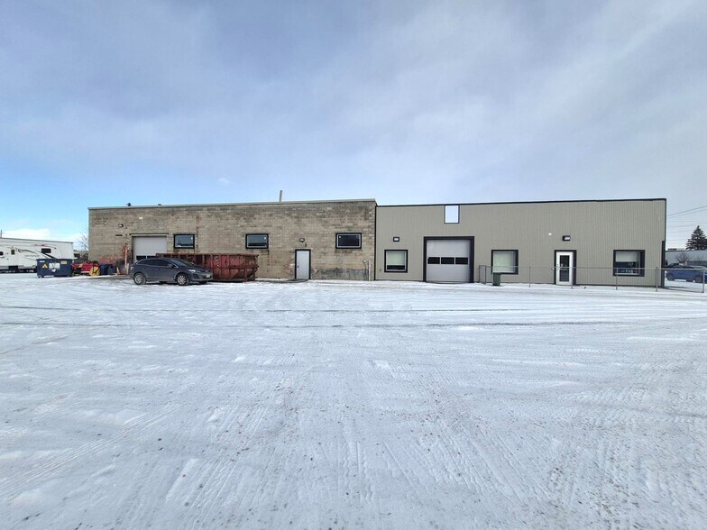 More Photos Of 75 Bongard Ave, Ottawa Warehouse For Sale