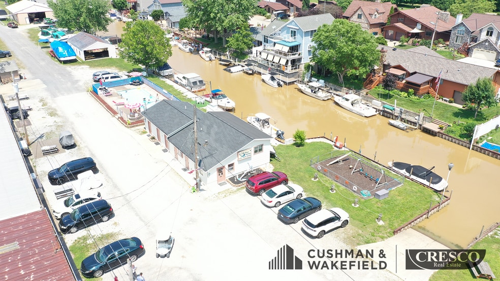 More Photos Of 921 W River Rd, Vermilion Marina For Sale