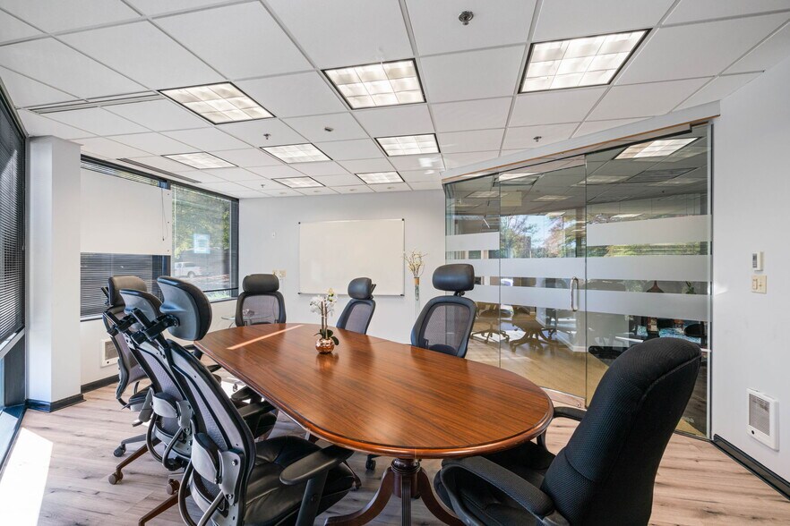 More Photos Of 5350 Shawnee Rd, Alexandria Medical For Sale