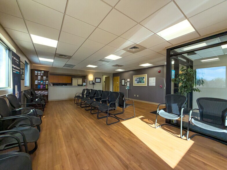 More Photos Of 2831 Lone Oak Rd, Paducah Medical For Sale