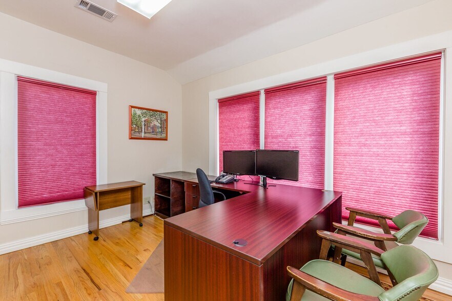 More Photos Of 3718 Mount Vernon St, Houston Office For Lease