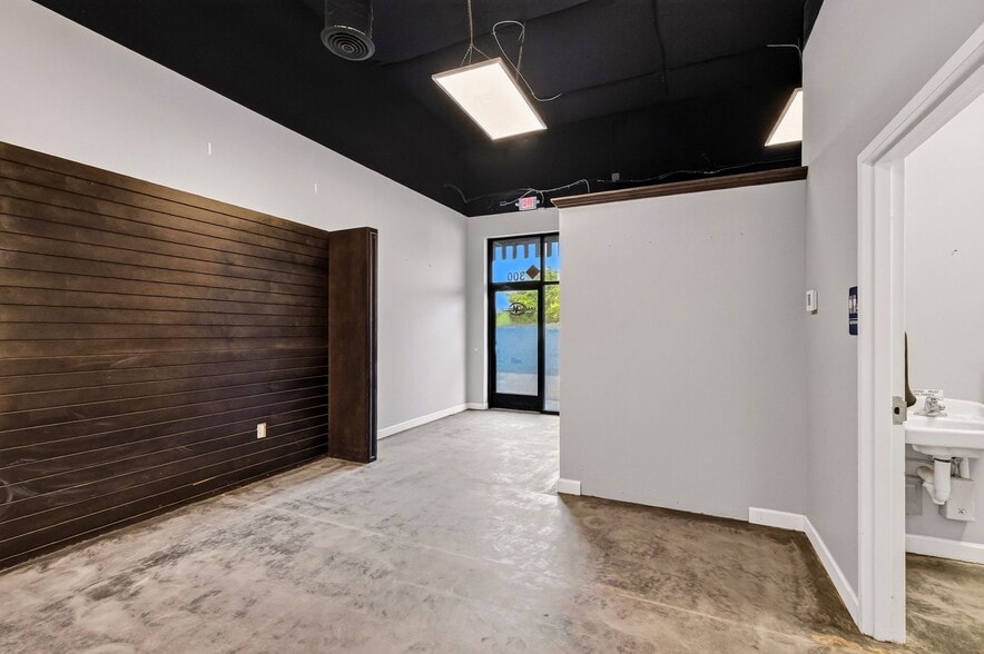 More Photos Of 1557 Pooler Pky, Pooler Storefront Retail Office For Lease