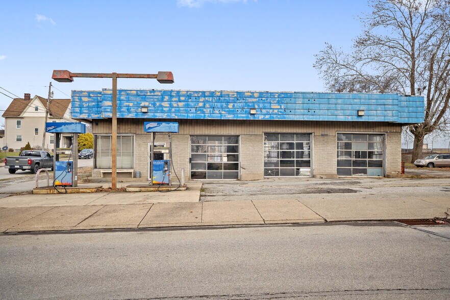 More Photos Of 2400 Ligonier St, Latrobe Auto Repair For Sale
