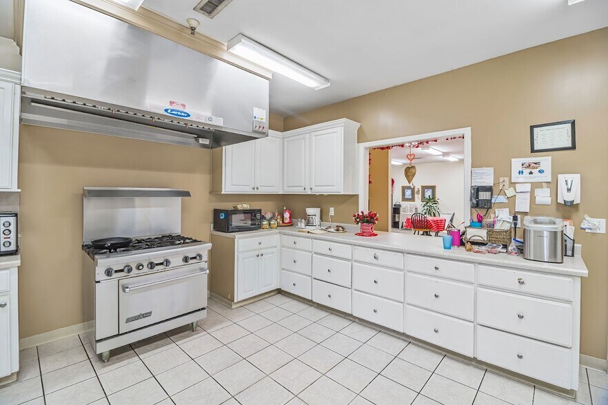 More Photos Of 100 W Lake Professional Park, Geneva Assisted Living For Sale