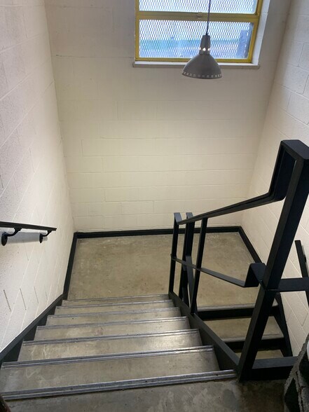 More Photos Of 5810-5814 Seminary Rd, Alexandria Freestanding For Lease