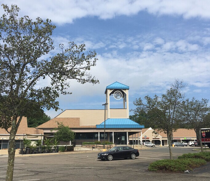 More Photos Of 477 Main St, Monroe Storefront For Sale