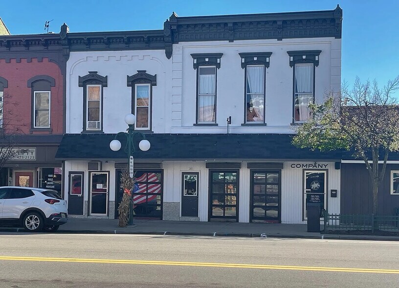 Primary Photo Of 124-128 W Chicago Blvd, Tecumseh Storefront Retail Residential For Lease
