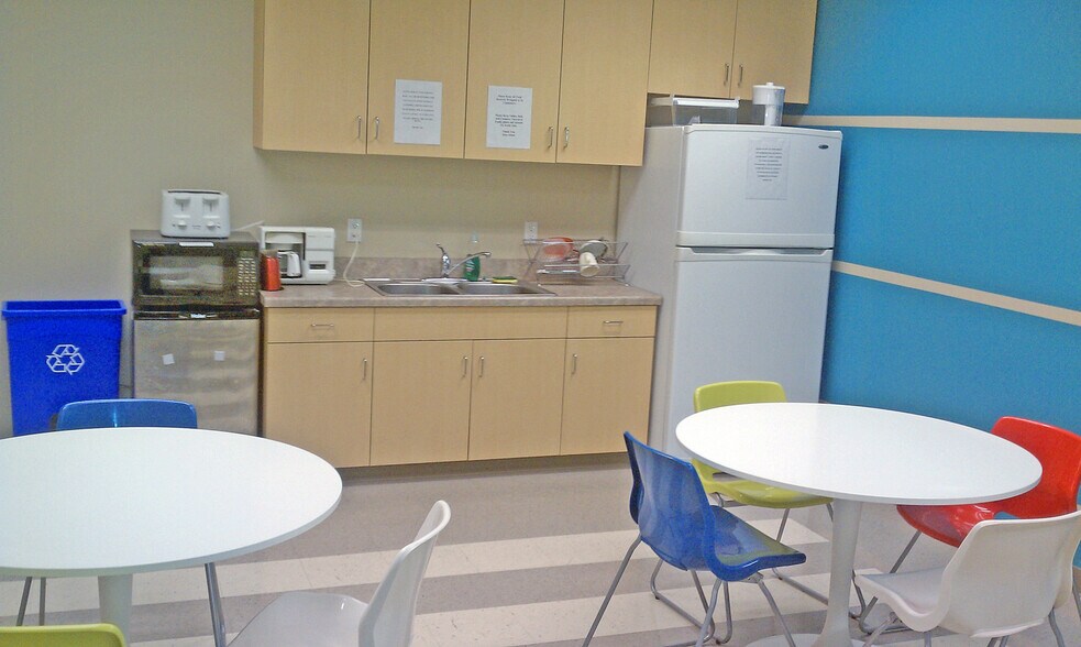 More Photos Of 3663 N Laughlin Rd, Santa Rosa Medical For Lease