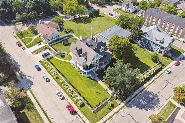 More Photos Of 220 Saint Lawrence Ave, Janesville Storefront Retail Residential For Sale