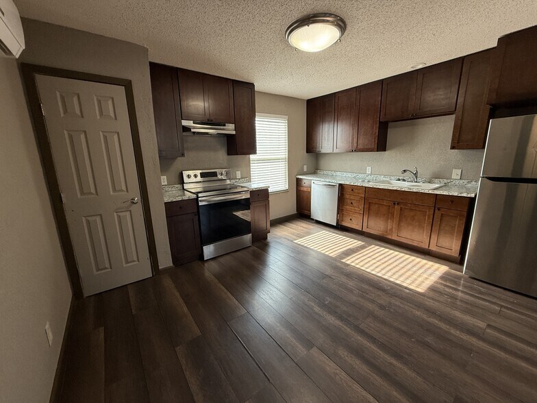 More Photos Of 1452 County Road 182, Gainesville Multifamily For Sale